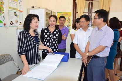 Phó Chủ tịch UBND tỉnh Vũ Thị Thu Thủy: Kiểm tra việc thực hiện Quy chế quản lý hoạt động kinh doanh lữ hành tại Móng Cái