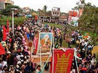 Lễ hội rước người ở Quảng Yên