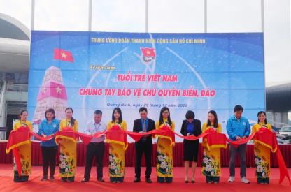 Triển lãm “Tuổi trẻ Việt Nam chung tay bảo vệ chủ quyền biển đảo”