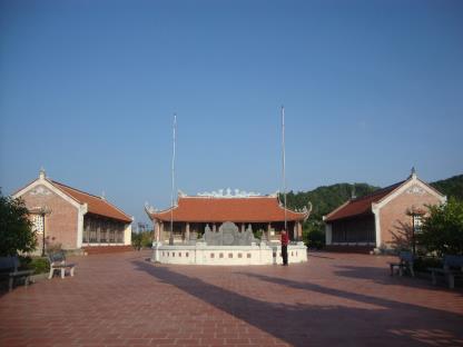 Nghè thờ Trần Khánh Dư trên xã đảo Quan Lạn huyện Vân Đồn
