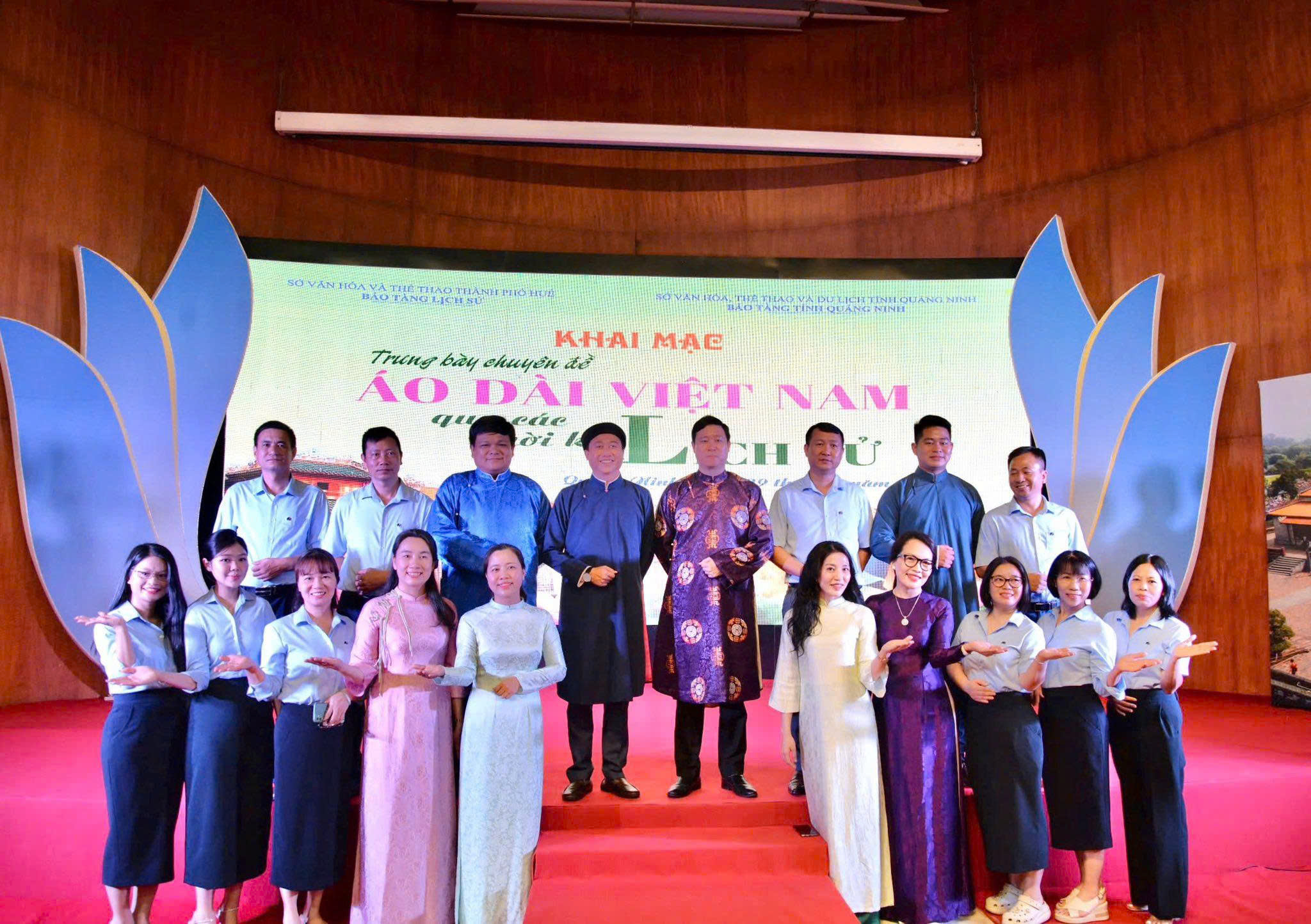 TRIỂN LÃM “ÁO DÀI VIỆT NAM QUA CÁC THỜI KỲ LỊCH SỬ”