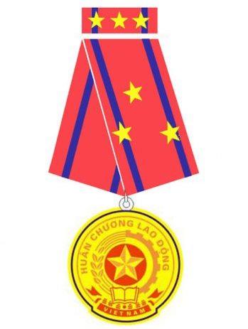 MỐC SON ĐÁNG TỰ HÀO CỦA VIÊN CHỨC VÀ NGƯỜI LAO ĐỘNG. BẢO TÀNG TỈNH QUẢNG NINH QUA CÁC THẾ HỆ   